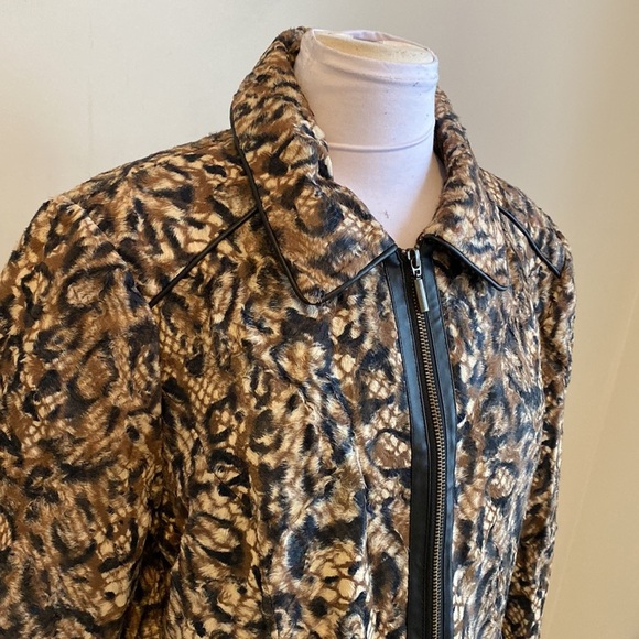 Chicos’s Queen Of Elegance Margaret Faux Fur Jacket - Picture 7 of 11